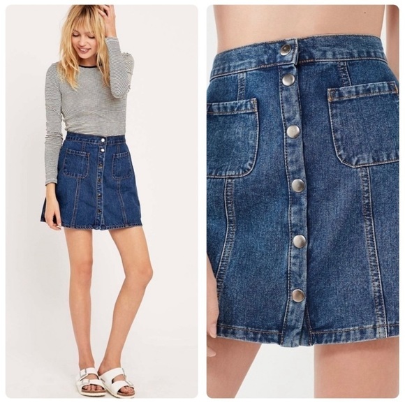 ✨Urban Outfitters Button BDG Front Denim Mini Skirt✨ - Picture 5 of 15